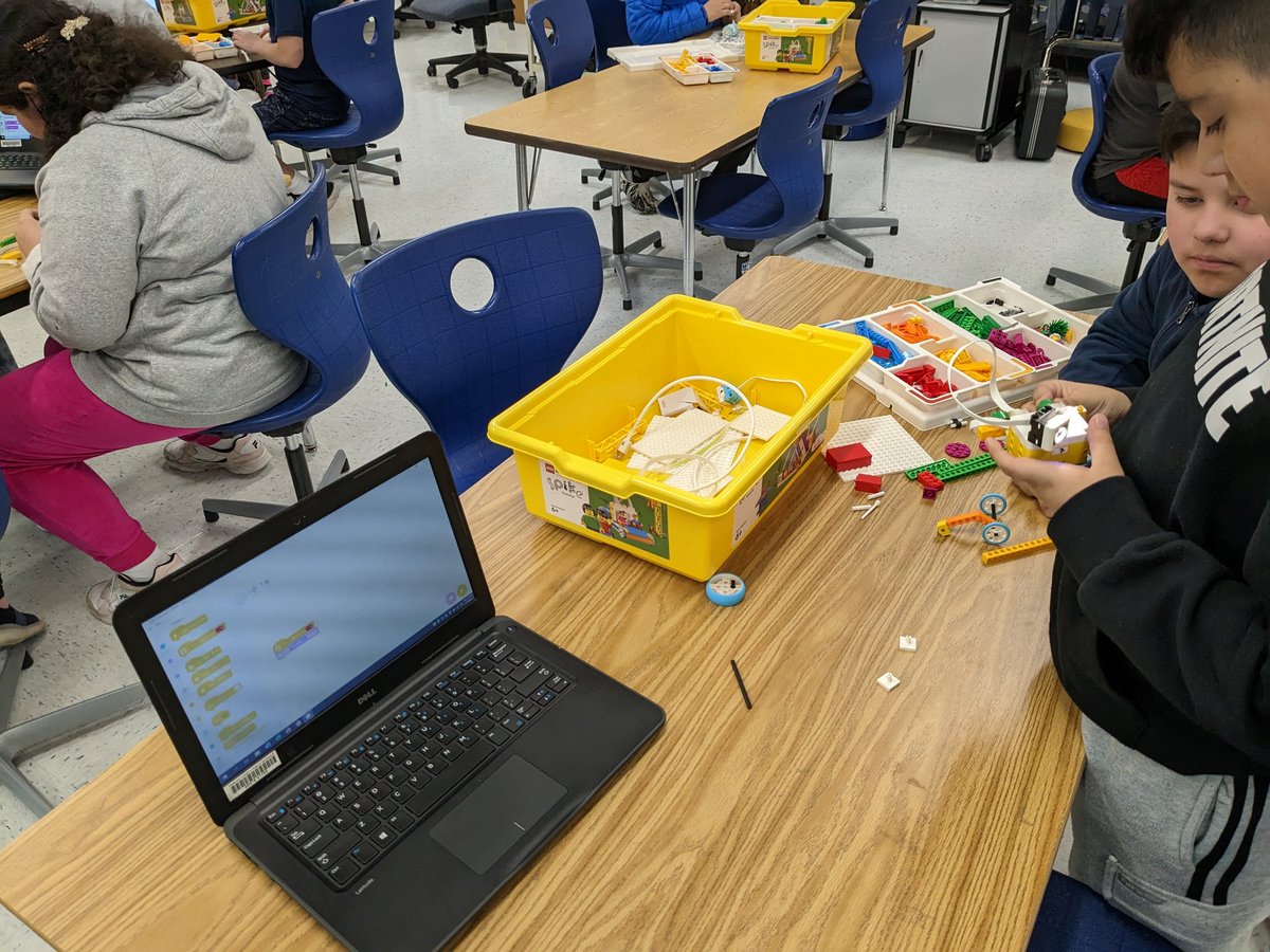 MrNewboldEdu's tweet photo. Getting ready for our upcoming 5th grade Science Knowledge Tour @Clearview_ES #legospike #science #elementarysci https://t.co/kz2U6zFqOT