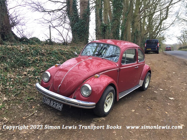 SimonLewisBooks's tweet photo. Some of the classic cars we saw on Saturday's Falcon Trial in the Cotswolds. #fordescort #fordPop #lagonds #VW #Beetle https://t.co/qQApJrJtFJ
