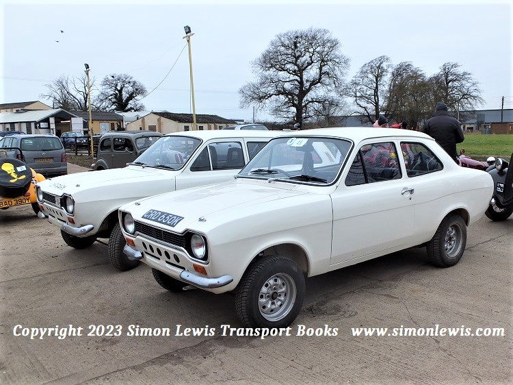 SimonLewisBooks's tweet photo. Some of the classic cars we saw on Saturday's Falcon Trial in the Cotswolds. #fordescort #fordPop #lagonds #VW #Beetle https://t.co/qQApJrJtFJ