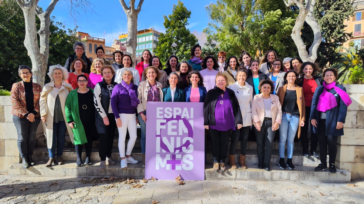 💜MÉS per Mallorca crida a la mobilització aquest #8M, i tots els dies de l’any, per construir una societat feminista💜

🗣️<a href="/Neustru/">Neus Truyol Caimari</a>: "Hem de continuar defensant i ampliant drets i llibertats i construir una societat feminista des de tots els racons"

🔗 mespermallorca.cat/noticies/mes-c…