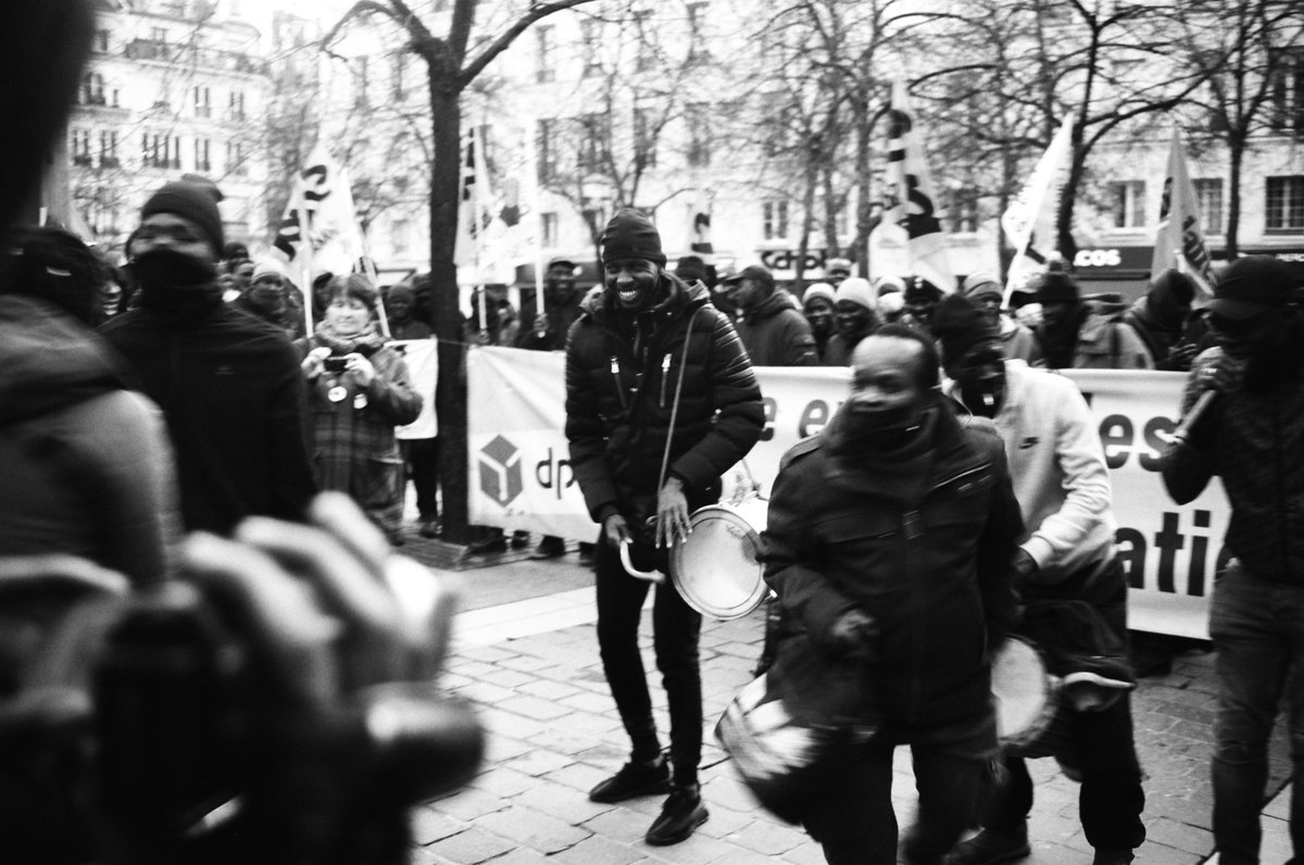 Paris, Chatelet.
.
.
#ilford #ilfordphoto #50mm #minolta #analogphotography #analog #blackandwhitephotography #blackandwhite #ilfordpan50 #film #streetphotography #streetmoment #reponsesphoto #monochromatic #x700minolta #pellicule #paris #chateletleshalles