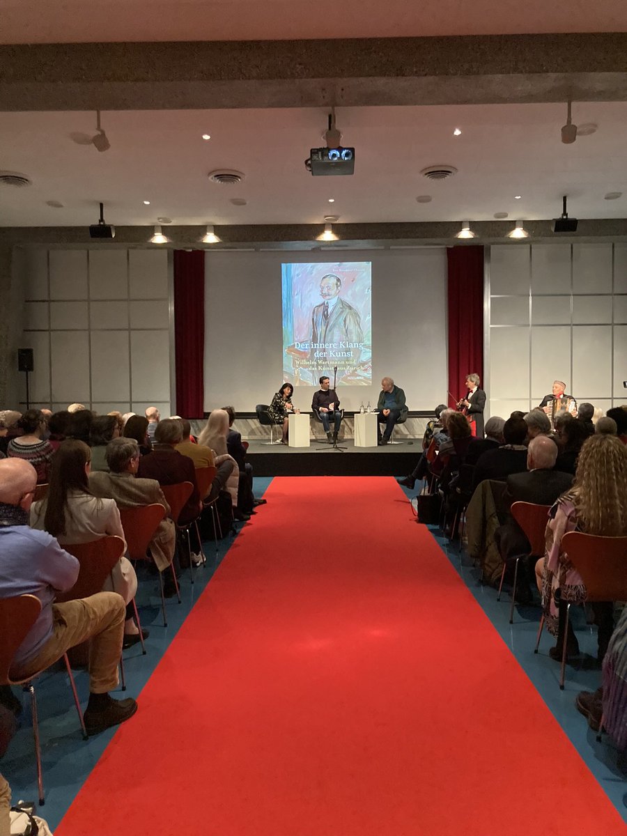 NZZ Libro tweet media