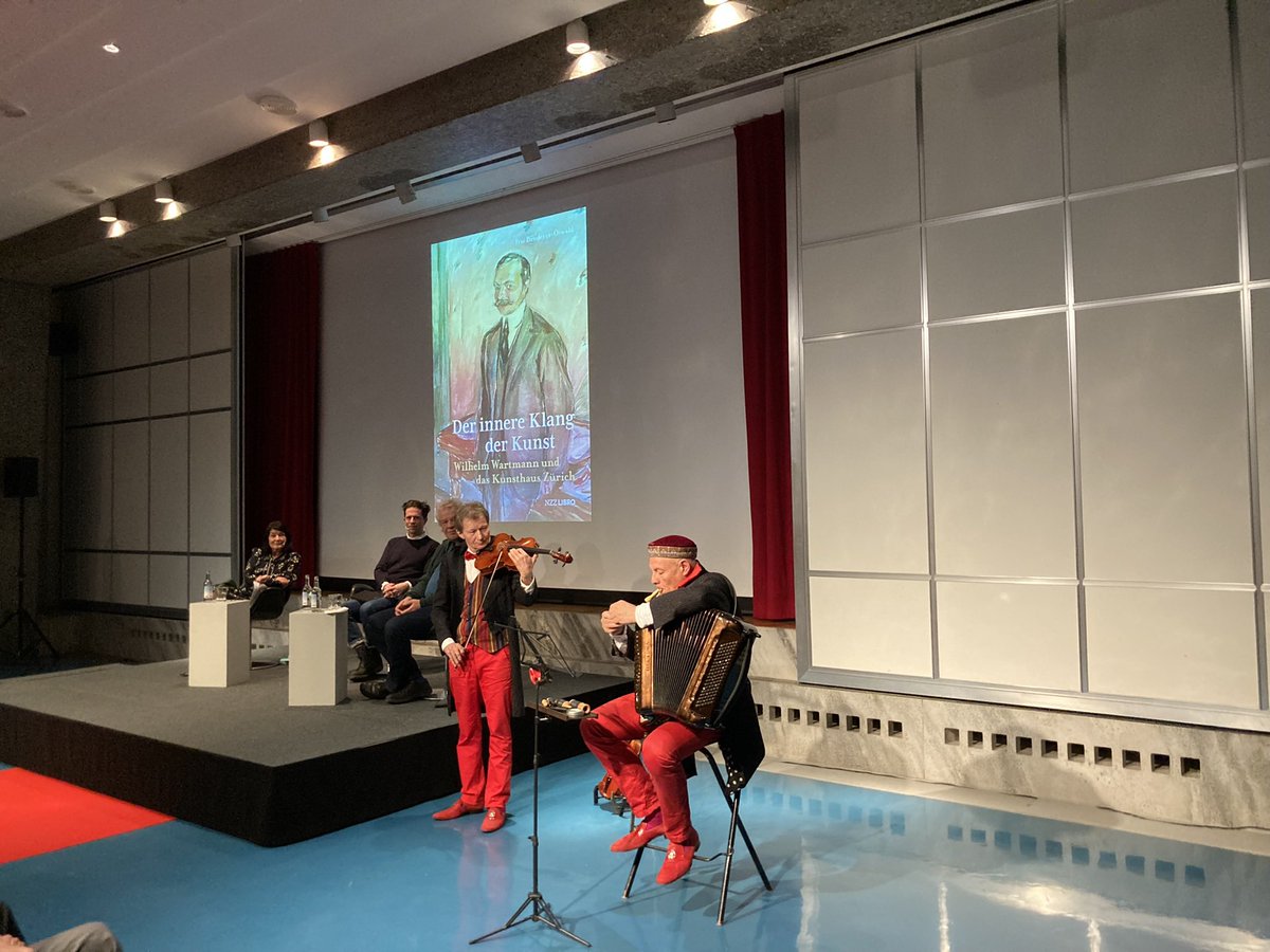 NZZ Libro tweet media