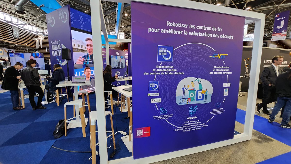 #TodayIsTheDay 🚀 @Salon_GI 
Aujourd'hui et demain n'hésitez pas à passer nous voir sur le stand @industrie_futur & #FrenchFab pour discuter #standards, #Robotisation #ValorisationDesDechets, #IA et #industrie40 😊