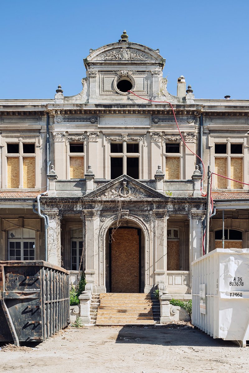 AteliersFemia's tweet photo. Proseguono i lavori nel #cantiere dell'Università di #Avignone. Atelier(s) Alfonso Femia ristruttura il sito Pasteur e costruisce la #VillaCréative nel cuore di un'area paesaggisticamente vincolata
#AF517 #constructionsite #workinprogress #constructionwork https://t.co/HpFgfDXsL7