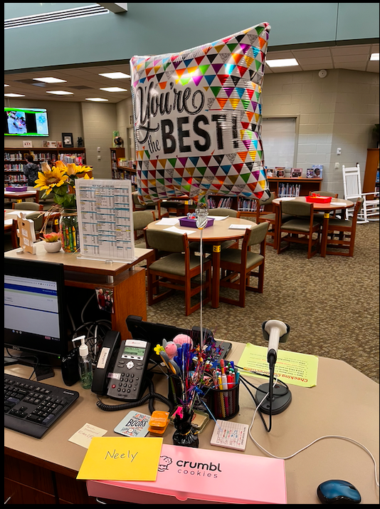 LibraryatRCES's tweet image. The @rceslex1 5th grade team treated us to #Crumbl cookies this morning along with cards and balloons! Thanks @RCES5thGrade!