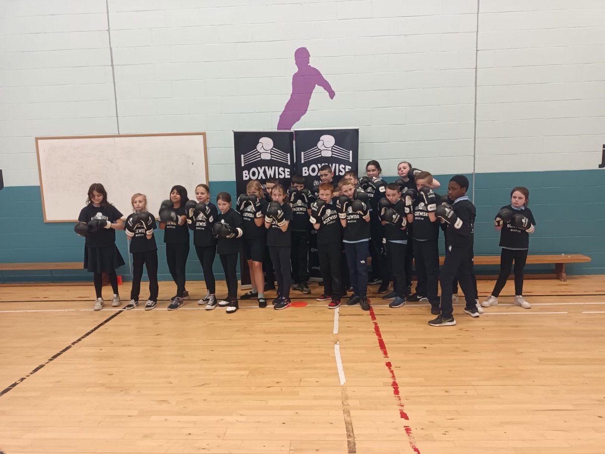 CranhillPrimary (@cranhillp) on Twitter photo @BoxWiseLondon <a href="/charliemillerfa/">Charlie Miller FA</a> in Cranhill today. After school club food provided by <a href="/RuchazieP/">RuchaziePantry</a> @BoxWiseLondon <a href="/charliemillerfa/">Charlie Miller FA</a> in Cranhill today. After school club food provided by <a href="/RuchazieP/">RuchaziePantry</a>