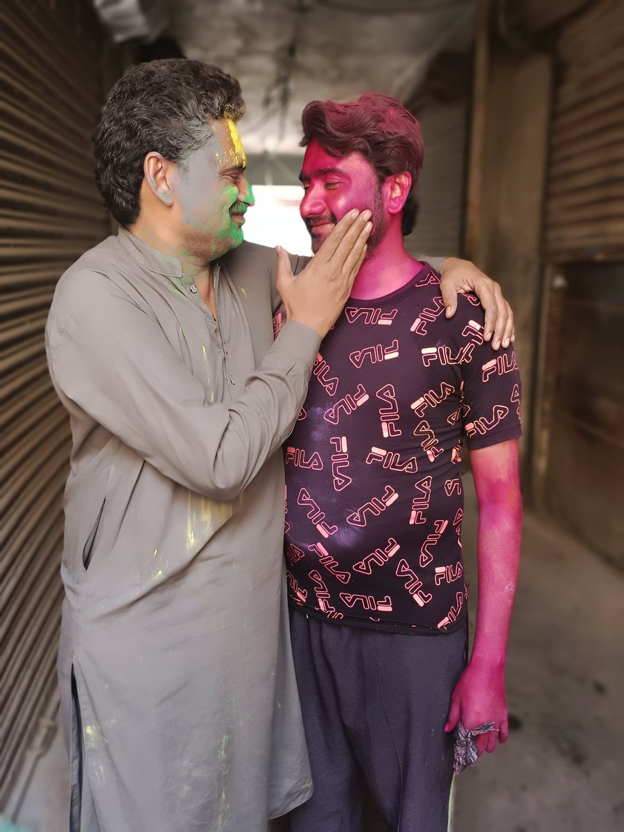 اسان ڪو به مذهب ڄاڻون نه سڃاڻون
اسان رنگ صوفي سان ماڻهون سڃاڻو 
#HappyHoli2023❤️🙏 <a href="/JumanRahim/">Juman Rahimoon</a>o <a href="/alishershaikh80/">Ali Sher Shaikh</a> <a href="/Aww_yaz/">Ayaz</a> @JumanRahim <a href="/MushtaqueThari/">Mushtaque Ali Rahimoon</a>