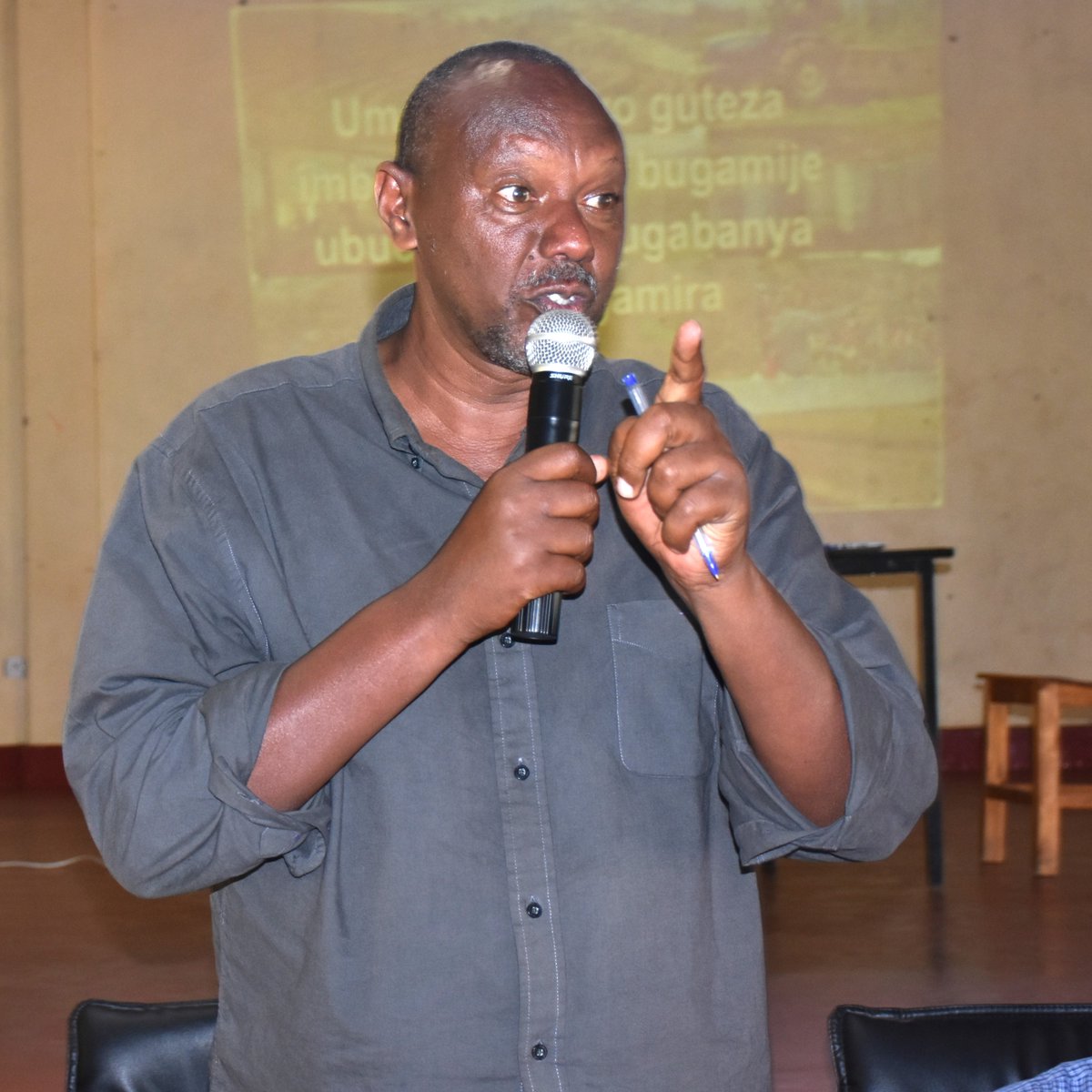 Karongi District (@karongidistr) on Twitter photo Mu karere ka Karongi habereye ubukangurambaga ku mushinga #CDAT , ugamije guteza imbere ubuhinzi bugamije ubucuruzi no kugabanya ibibubangamira ubarizwa muri <a href="/RwandaAgriBoard/">Rwanda Agriculture & Animal Resources Devpt Board</a> ikigo cya <a href="/RwandaAgri/">Ministry of Agriculture & Animal Resources |Rwanda</a> Mu karere ka Karongi habereye ubukangurambaga ku mushinga #CDAT , ugamije guteza imbere ubuhinzi bugamije ubucuruzi no kugabanya ibibubangamira ubarizwa muri <a href="/RwandaAgriBoard/">Rwanda Agriculture & Animal Resources Devpt Board</a> ikigo cya <a href="/RwandaAgri/">Ministry of Agriculture & Animal Resources |Rwanda</a>