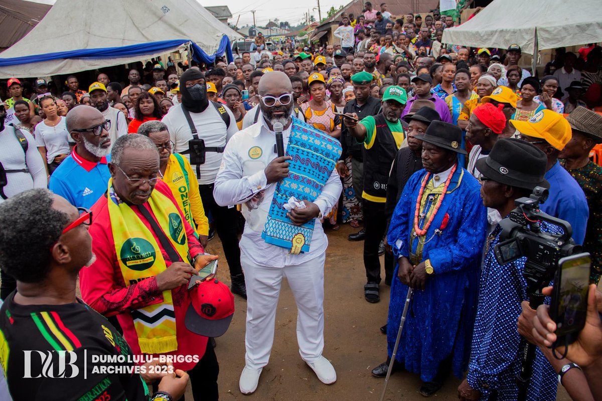 The Accord Guber Roadshow made its way through the communities of ONELGA and the people defied the weather to catch a glimpse of the train.
I picture an ONELGA with jobs available for all who care to work, and businesses springing up from our plans.

#DumoWillDoMore #VoteAccord