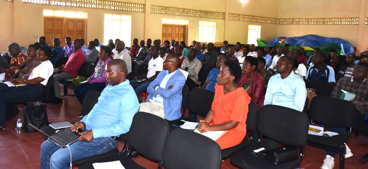Karongi District (@karongidistr) on Twitter photo Umuyobozi wa <a href="/KarongiDistr/">Karongi District</a> Wungirije ushinzwe Iterambere ry’Ubukungu, Bwana <a href="/NiragireThophi1/">Niragire Théophile</a> yasabye kubyaza umusaruro ayo mahirwe mu rwego rwo guhesha agaciro Nyakubahwa Perezida wa Repubulika ushyashyana ngo izo nkunga ziboneke kugirango abanyarwanda bamerwe neza. #CDAT Umuyobozi wa <a href="/KarongiDistr/">Karongi District</a> Wungirije ushinzwe Iterambere ry’Ubukungu, Bwana <a href="/NiragireThophi1/">Niragire Théophile</a> yasabye kubyaza umusaruro ayo mahirwe mu rwego rwo guhesha agaciro Nyakubahwa Perezida wa Repubulika ushyashyana ngo izo nkunga ziboneke kugirango abanyarwanda bamerwe neza. #CDAT
