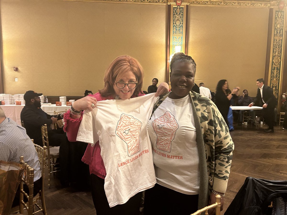 chriscquinn's tweet photo. At today’s @WINNYC_ORG “All Staff Mtng, we asked the different facilities to show their Pride! Thank you Lenox Shelter!! #TeamWin #WinPride #familyhomelessness https://t.co/gAdFG7AjkQ