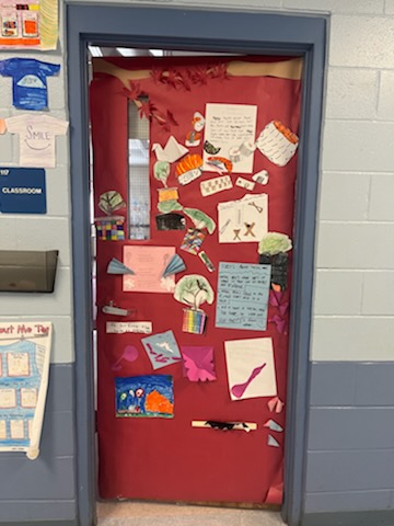 EKESCommunity's tweet photo. Students participated in Read Across the World Week before vacation. Students read books from different countries and decorated their doors to represent one country. They participated in a museum walk to guess which country was shown on each door. We had so much fun! https://t.co/eOC86NRjQq