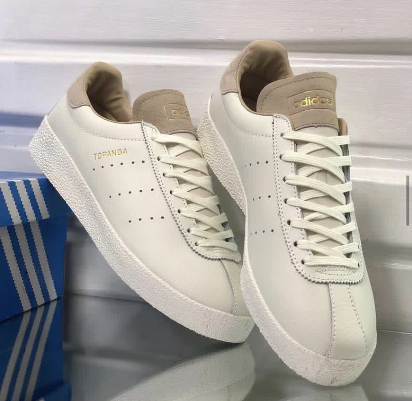 JeezyJRo's tweet photo. Bon okay elle a besoin des nikes, il y a toute la gamme chez @SELFSTORE_ https://t.co/xOZgmSzdqT