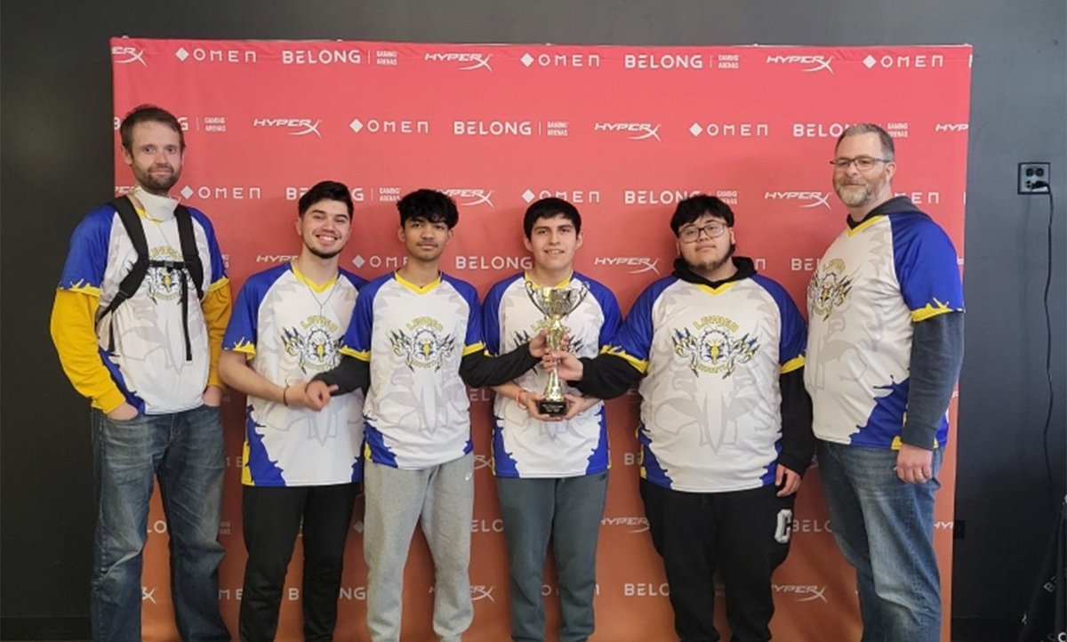 leydenpride212's tweet photo. Congratulations to our E-Sports team as they defeated Yorkville over the weekend.  State Champions in Rocket League and an undefeated season.  Way to go Eagles!
#leydenpride https://t.co/He6Gj6Jckc