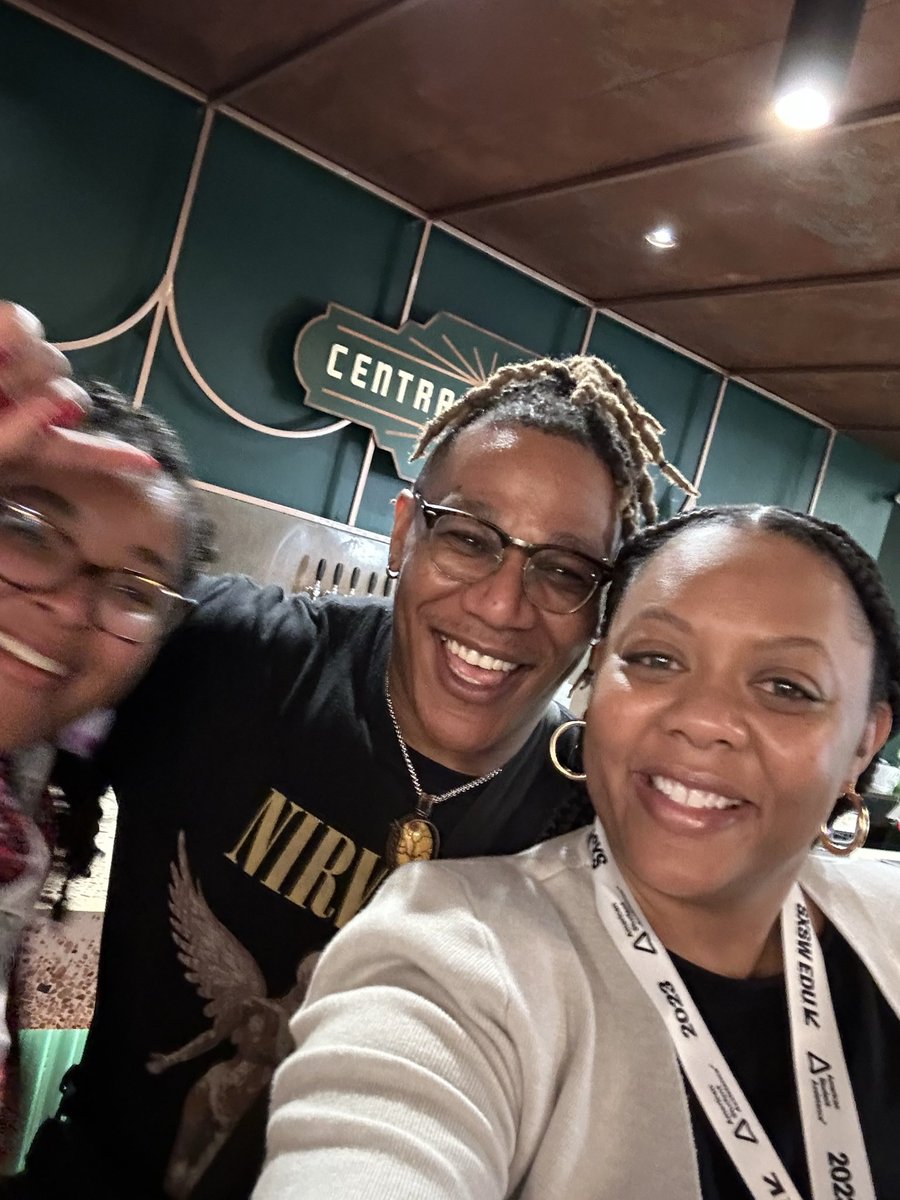makerslewis's tweet image. We had a time last night! Thx @remakelearning delegation for coming out! Here’s to more connections and collaborations. #SXSWEDU #Remakelearning