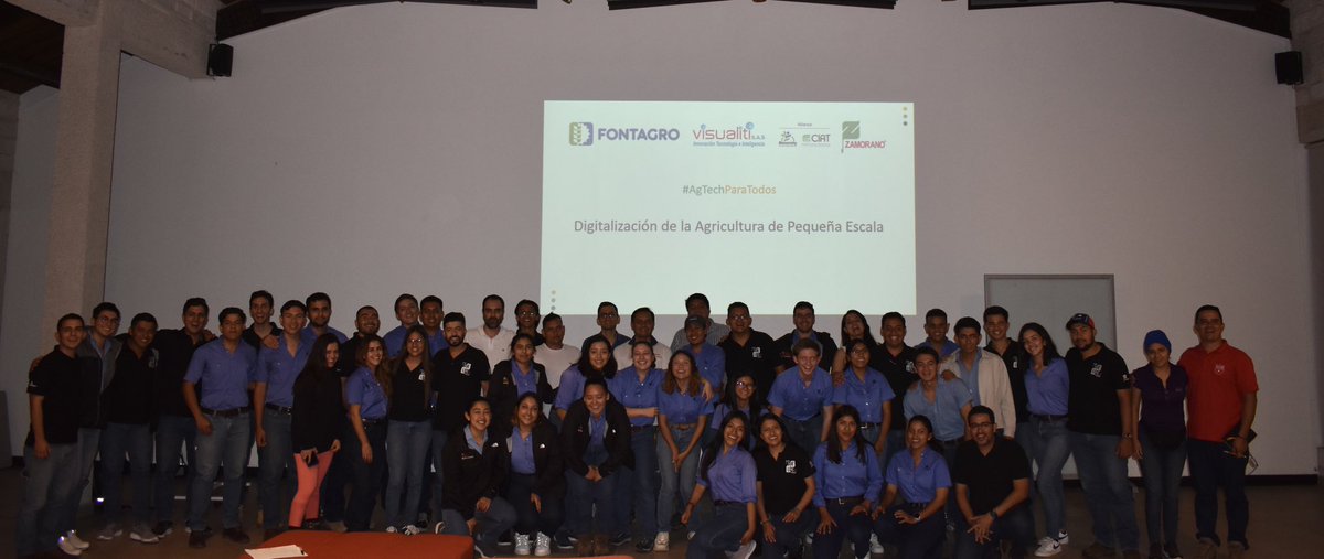 AgtechParaTodos's tweet photo. Socialización y discusión sobre los recientes resultados del proyecto “digitalización de la agricultura de pequeña escala” con estudiantes de pregrado de agronomía y maestría en agro-negocios de la universidad @EAPZamorano  con el acompañamiento de @BiovIntCIAT_esp #AgTechforall https://t.co/ZnS50doPrx