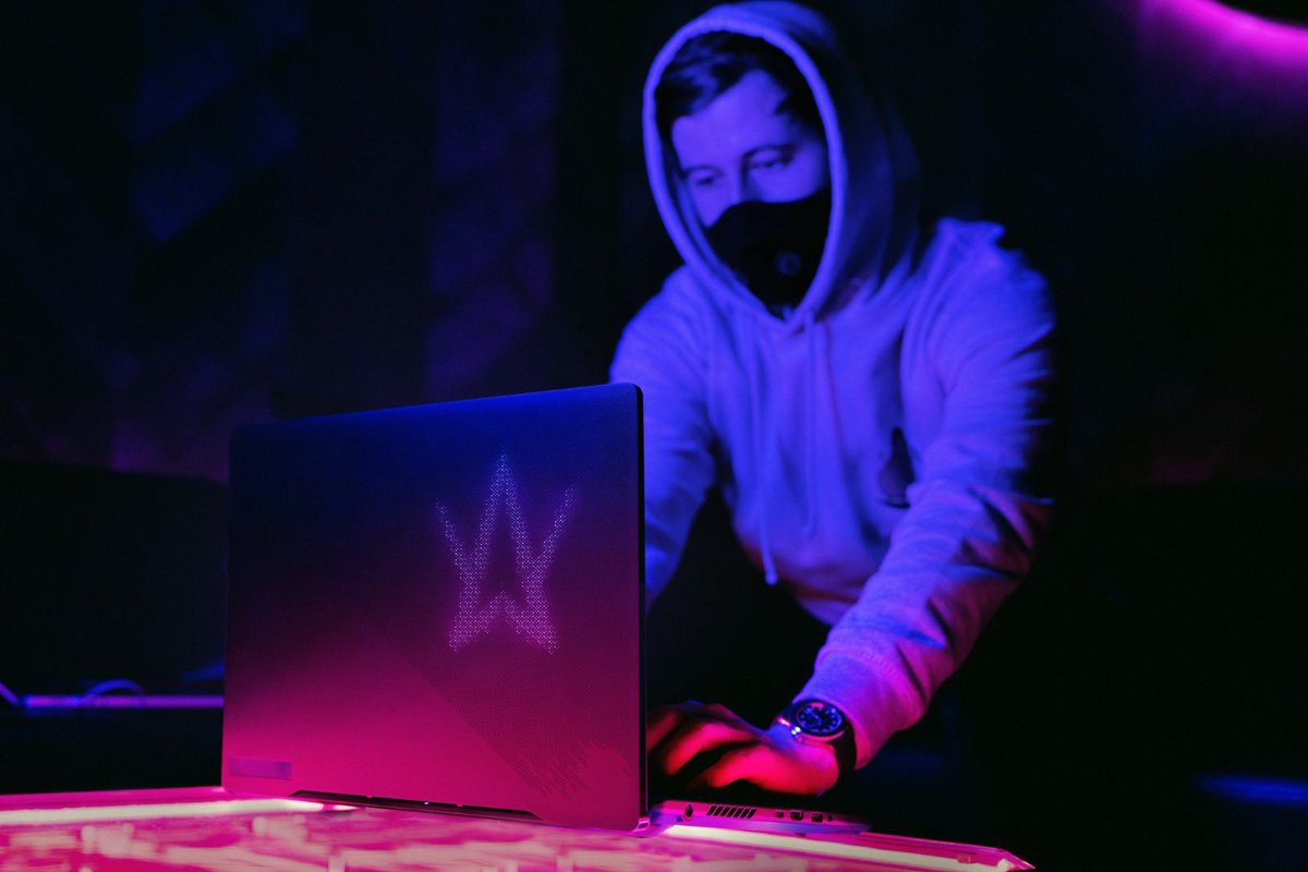 IAmAlanWalker's tweet image. The perfect way to unwind after a mind-blowing performance! 
#ROG #ROGALANWALKER #ZephyrusM16 #Ad