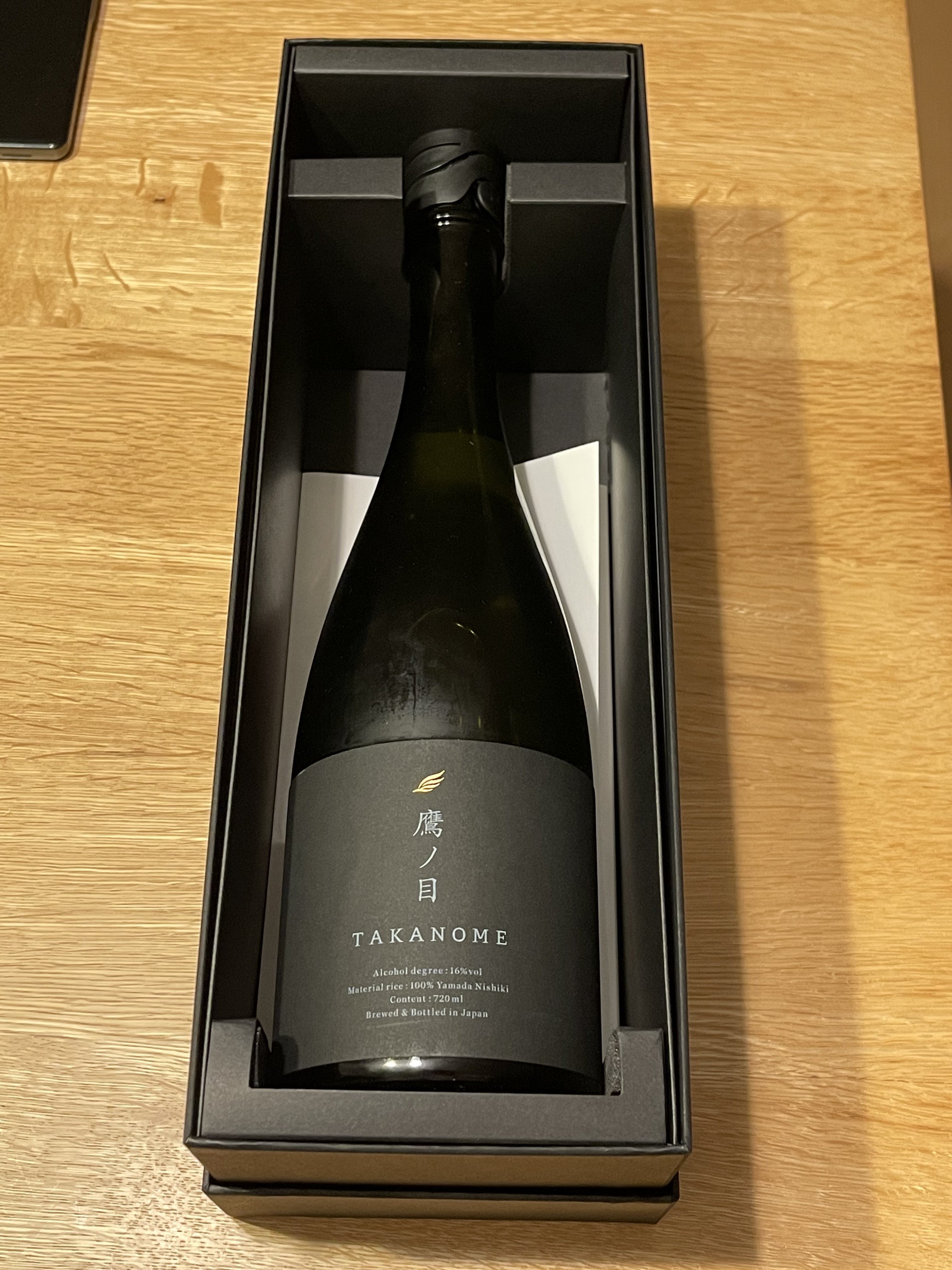 鷹の目 TAKANOME 山田錦100% 720ml 2022.01 日本酒 印象のデザイン