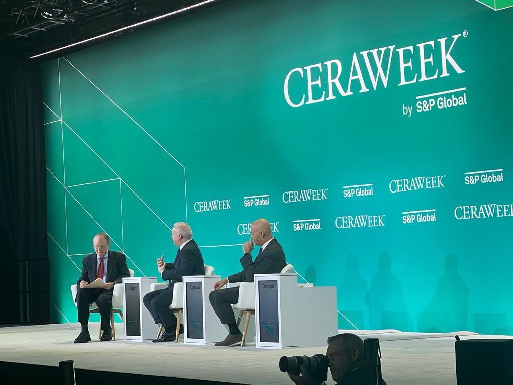 erikamandraf's tweet image. Great to see @CERAWeek hosting a great leadership discussion with @DanielYergin, @eni&apos;s CEO #Descalzi &amp;amp; @andop68 about how ensuring #energysecurity by accelerating #energytransition
#CERAweek