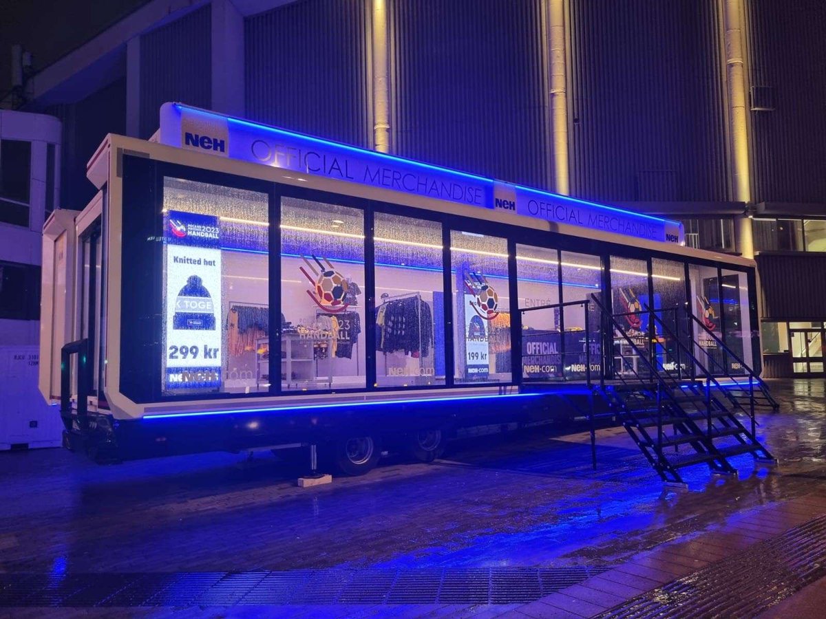 guesscreative's tweet photo. The future of mobile retail experiences. Companies will be able to have stores that they can take around to different markets. https://t.co/fheAH3ADDv