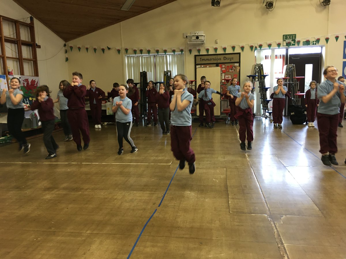 MrNicklinBHPS's tweet photo. #year4BHPS Another  brilliant  session  with @carlbettytkd 🥋💪 @BeaufortHillPri https://t.co/jkEMKiXJH4