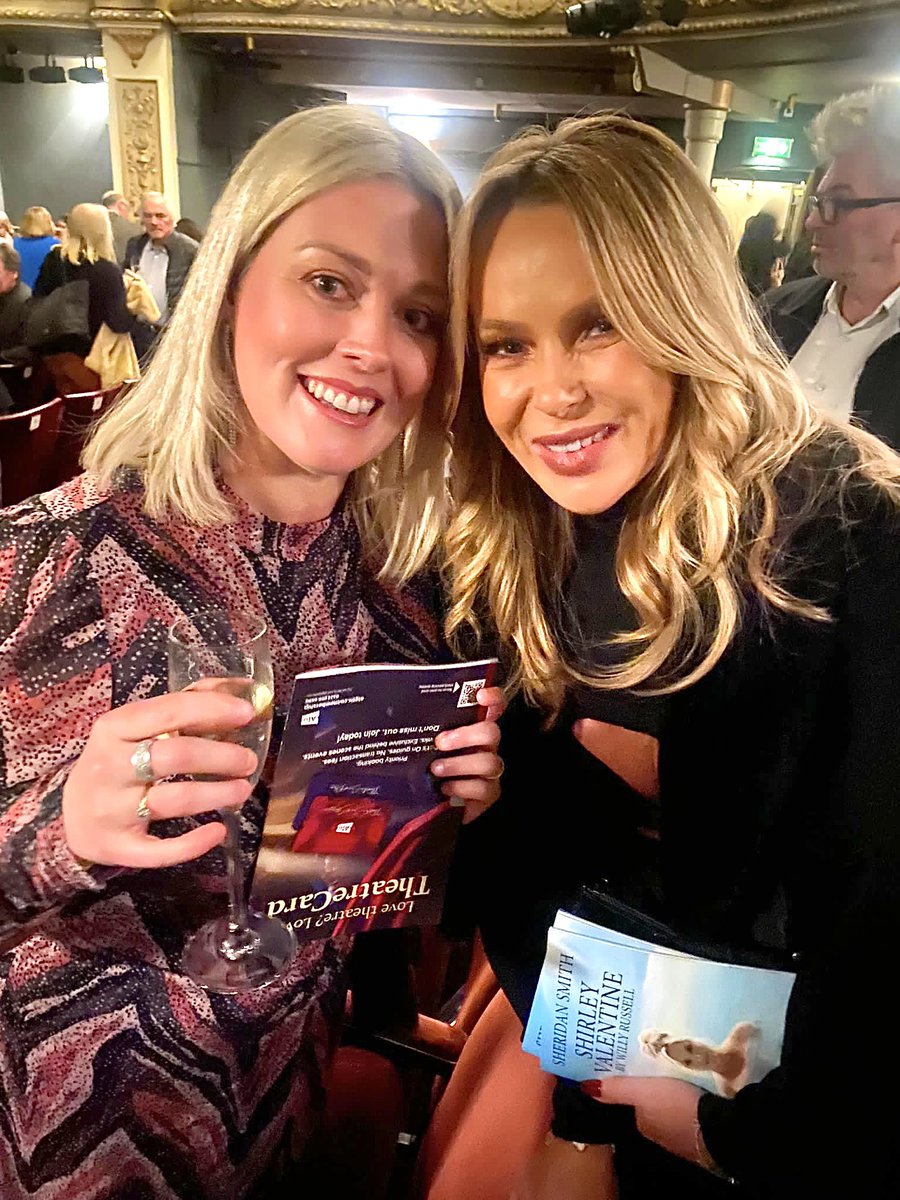 It was lovely to see @AmandaHolden supporting her very talented friend @Sheridansmith1 at the #OpeningNight of @WillyRussellUK @shirleyonstage. 
Such a lovely lady inside and out! Loved chatting #TheItalianJob with her that she did with @chattyman. #ShirleyValentine