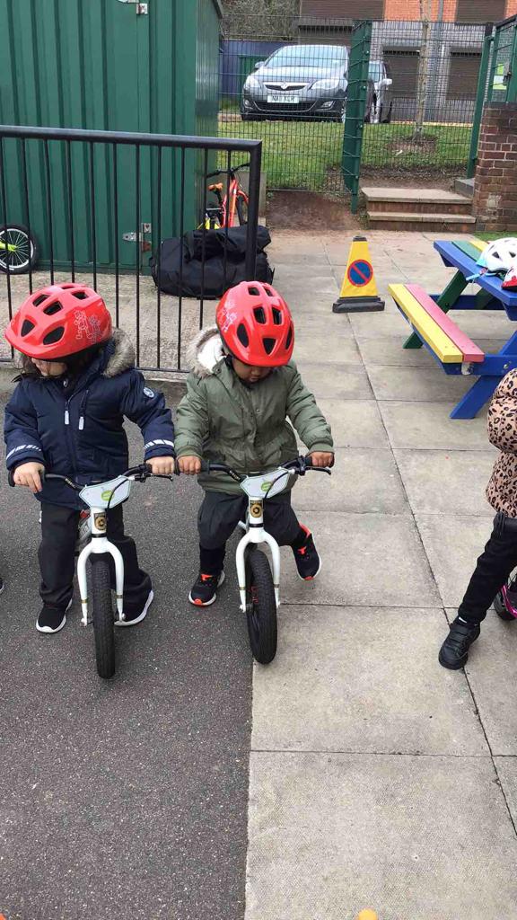 EdaleRiseSchool's tweet photo. Our EYFS children started their mini bikers 4 week course today! So much fun and it's amazing to see their confidence grow week on week! #balanceability #lifeskills @MinibikersUk https://t.co/AtZGMb1INk
