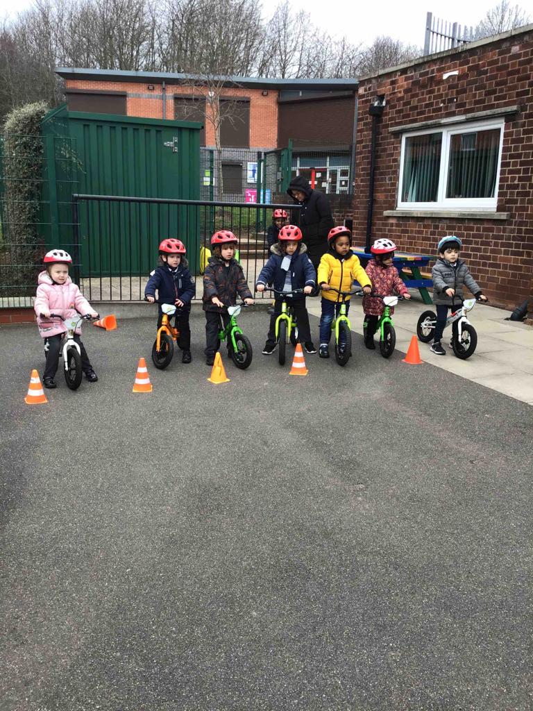 EdaleRiseSchool's tweet photo. Our EYFS children started their mini bikers 4 week course today! So much fun and it's amazing to see their confidence grow week on week! #balanceability #lifeskills @MinibikersUk https://t.co/AtZGMb1INk