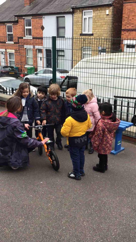 EdaleRiseSchool's tweet photo. Our EYFS children started their mini bikers 4 week course today! So much fun and it's amazing to see their confidence grow week on week! #balanceability #lifeskills @MinibikersUk https://t.co/AtZGMb1INk