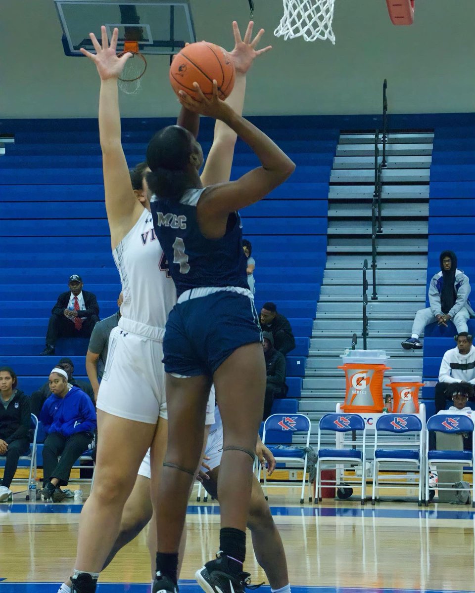 After an wonderful talk with Coach Toland, I am beyond blessed to receive an offer from Allen University! Thank you coach and staff💙💛💙💛 <a href="/AllenU_WBB/">Allen University Women's Basketball</a> <a href="/xocoachtee/">xoCoachToccara</a>