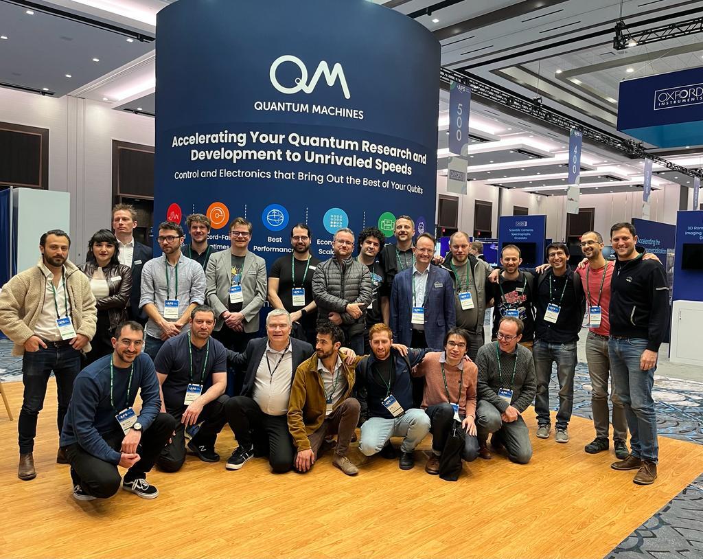 QuantumQM's tweet photo. ☀️Good morning Vegas! Our #APSMarch team is ready for you at Booth 613!
 
🔬Drop by to play with any of our 7 live demo stations.

✨Check our #quantum talks for the day:https://t.co/fB9aEQ0sU0

👕We've got you covered on the swag front too!

@APSMeetings @APSphysics https://t.co/yM0T9rLPvJ