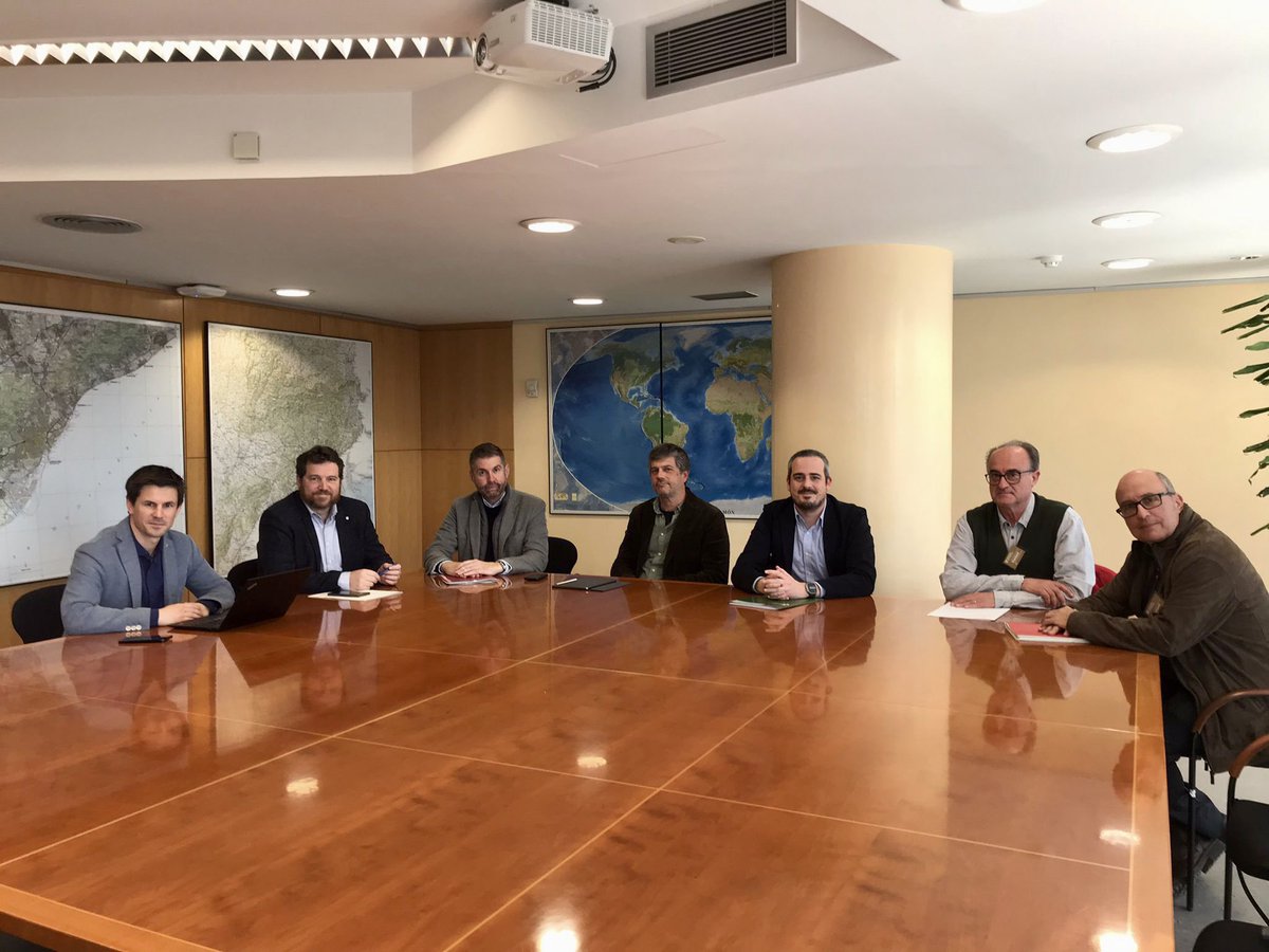 eduardrivas's tweet image. 🚌Avui #Esparreguera #Olesa i #Abrera ens hem reunit amb el Departament de #Mobilitat de la @gencat per exposar la situació que patim amb #Monbus

La reunió ha estat positiva i el Govern ens ha traslladat el compromís de rebre una millora d’horaris i servei aquest mes