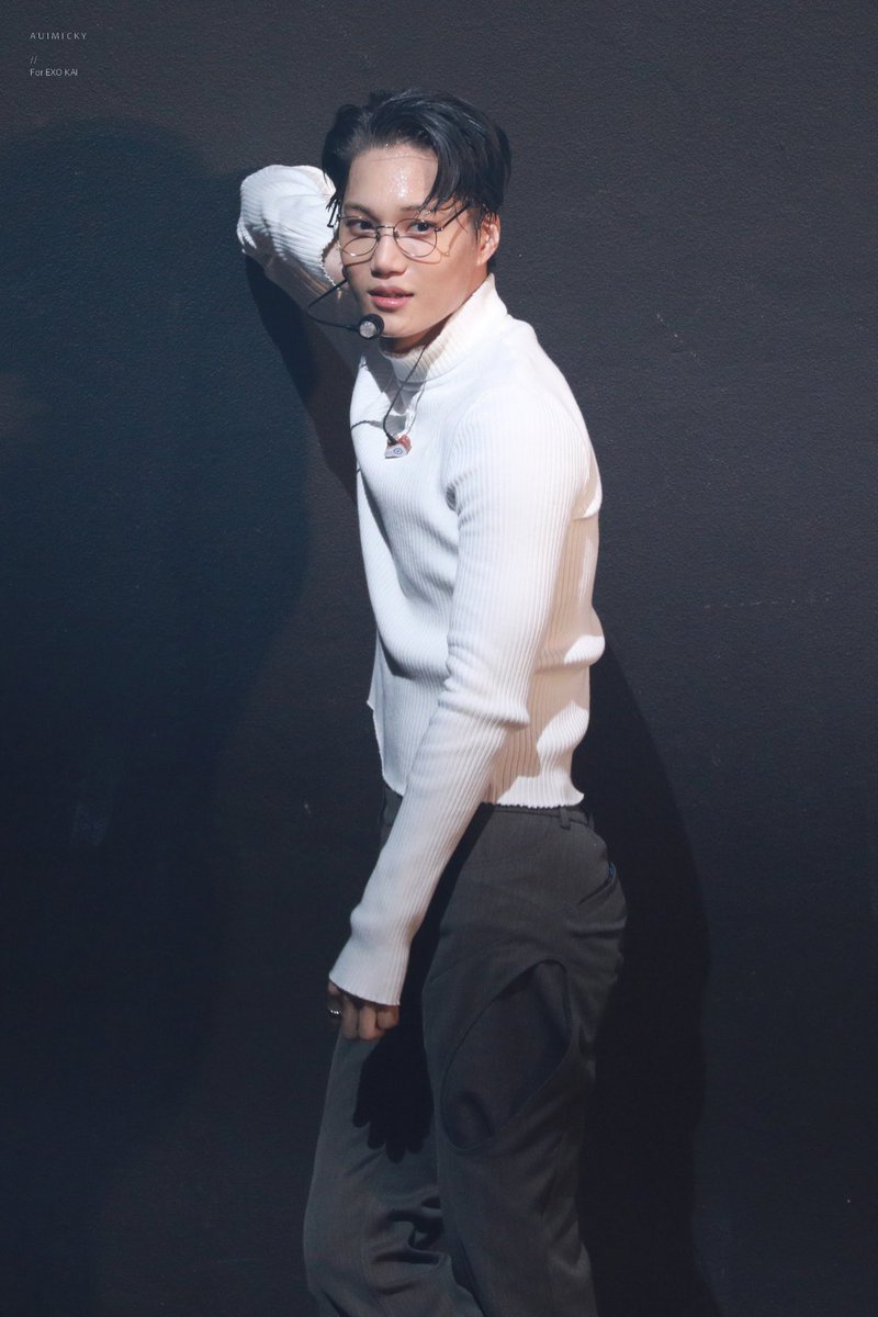 nothingonini's tweet image. ARE YOU FUCKIN KIDDING ME?

#ROVER_TeaserImage3
#KAI_Rover