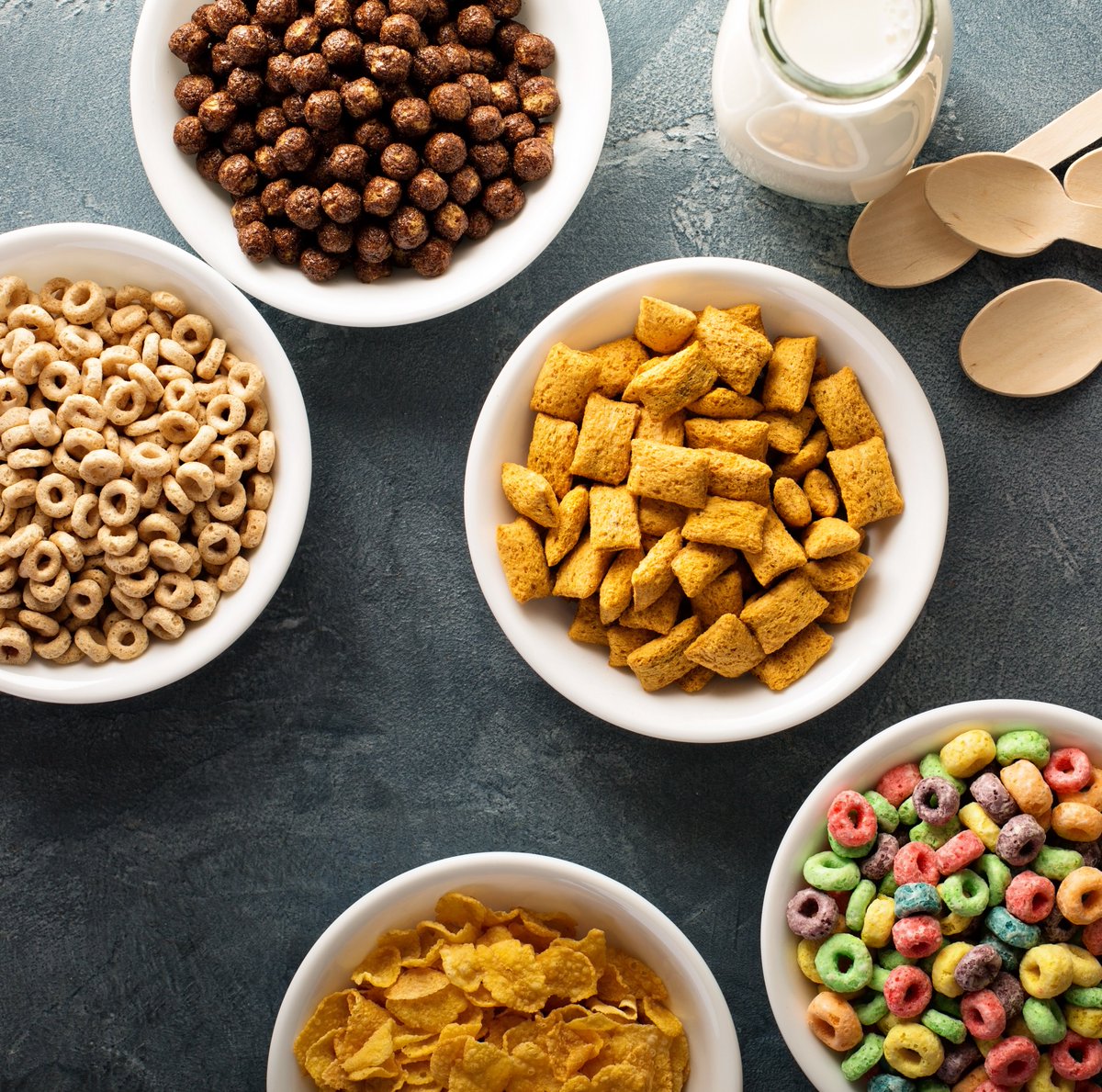 MaxDelivery's tweet image. Psst, cereal for dinner is allowed. Breakfast works too, but surprise your fam with their fave bowlfuls tonight for a special treat. We'll deliver. go.boxed.com/3kLjhc8