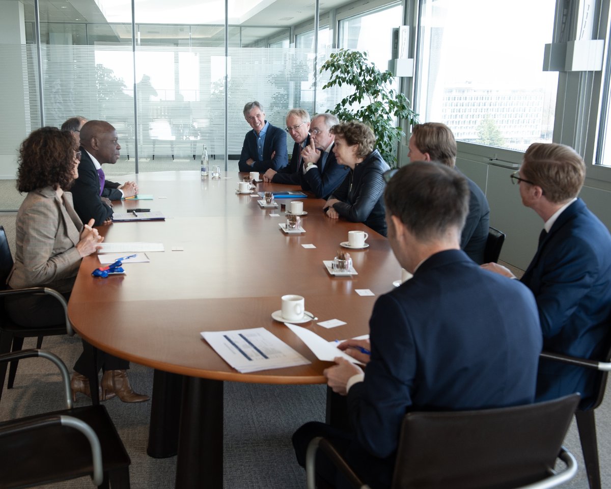 Positive discussions with President of the Confederation of Netherlands Industry and Employers @IngridThijssen. We spoke about challenges and opportunities in supply chains and the platform economy, as well as productivity, and the assistance needed to establish living wages.