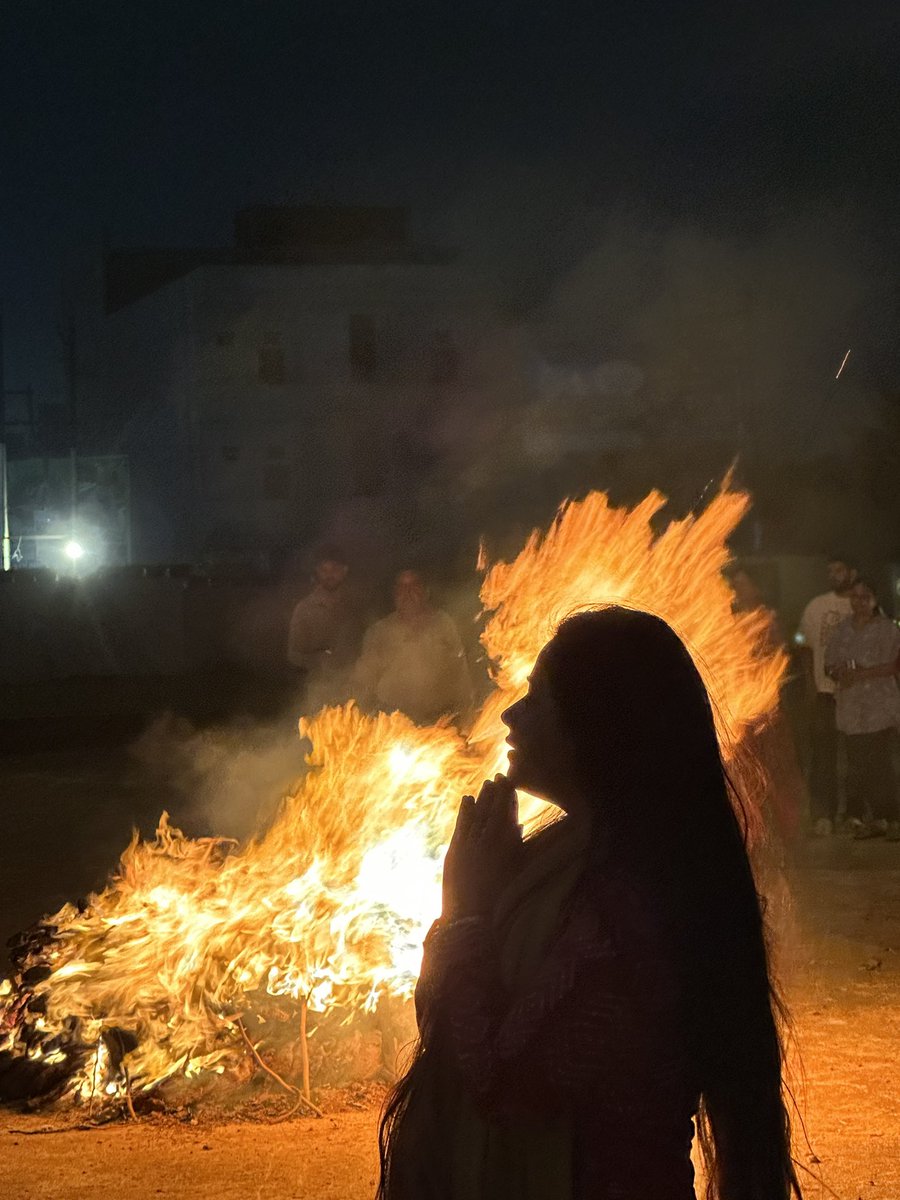 devinehaji's tweet photo. This Holika Dahan, may all your sorrows and pain cease to exist 🙏

#HolikaDahan2023 https://t.co/FAnXDNb1OB