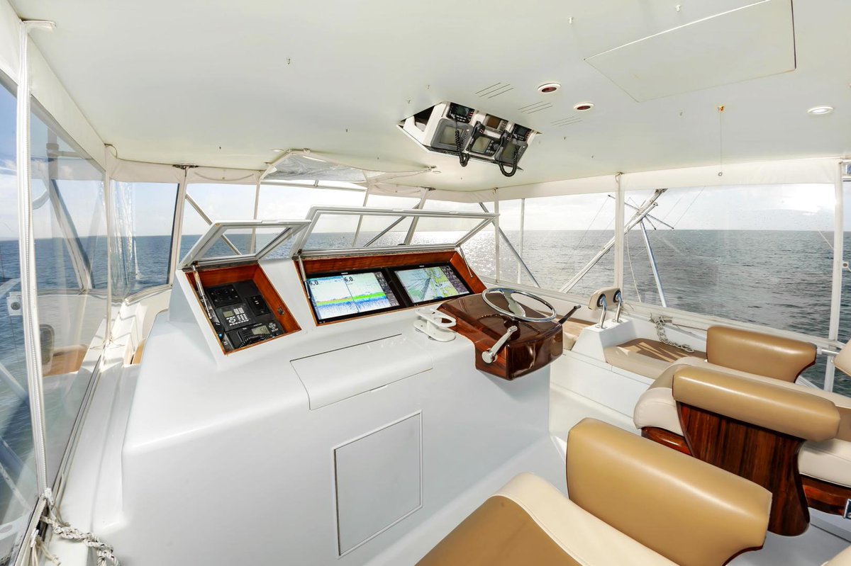 BluewaterYS's tweet photo. "Orrsman" is a beautiful 61 Weaver Custom Sportfish located in Beaufort, NC. This boat features a three stateroom layout, a large teak cockpit with seating, a flybridge with updated Simrad electronics, and a spacious salon and galley. #customboats
https://t.co/QSS8HEtQM1 https://t.co/G2IqIioJAQ