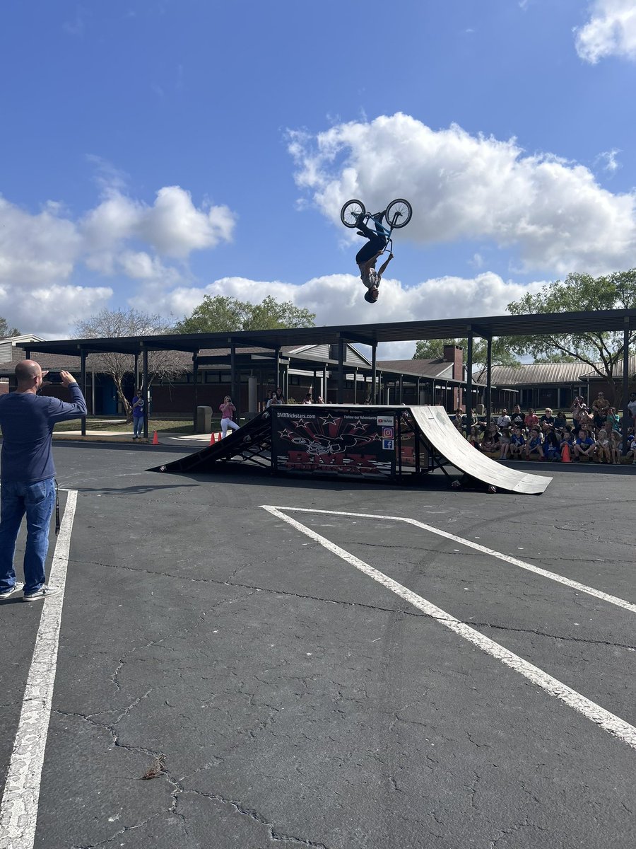 Goal Celebration today with the BMX Trick Stars! What a great way to celebrate success! #steam <a href="/pascoschools/">Pasco County Schools</a> <a href="/GretchenFladd/">Gretchen Fladd</a> <a href="/teachpineo/">Mario P</a>