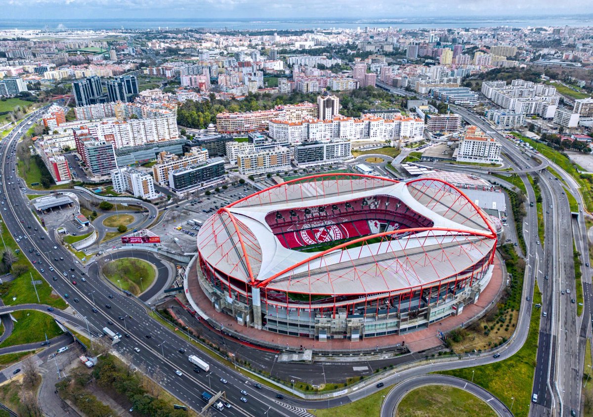 etraud_x's tweet photo. Não existe estádio mais bonito que este. https://t.co/AYl4hPvgbL