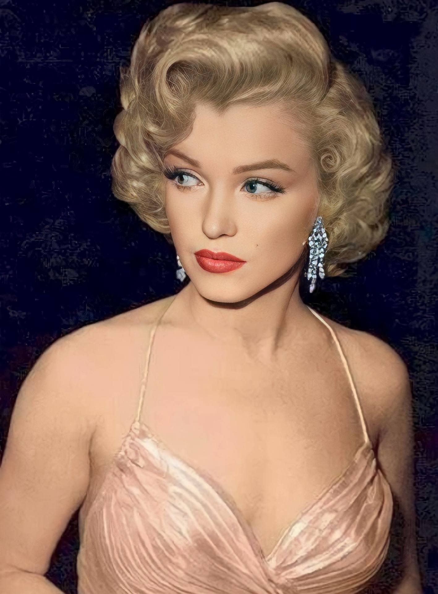 The Marilyn Diaries on X: "Marilyn Monroe attends a children's benefit at  the Shrine Auditorium in 1953, photo by Phil Stern.  https://t.co/FrUB2MjrBs" / X
