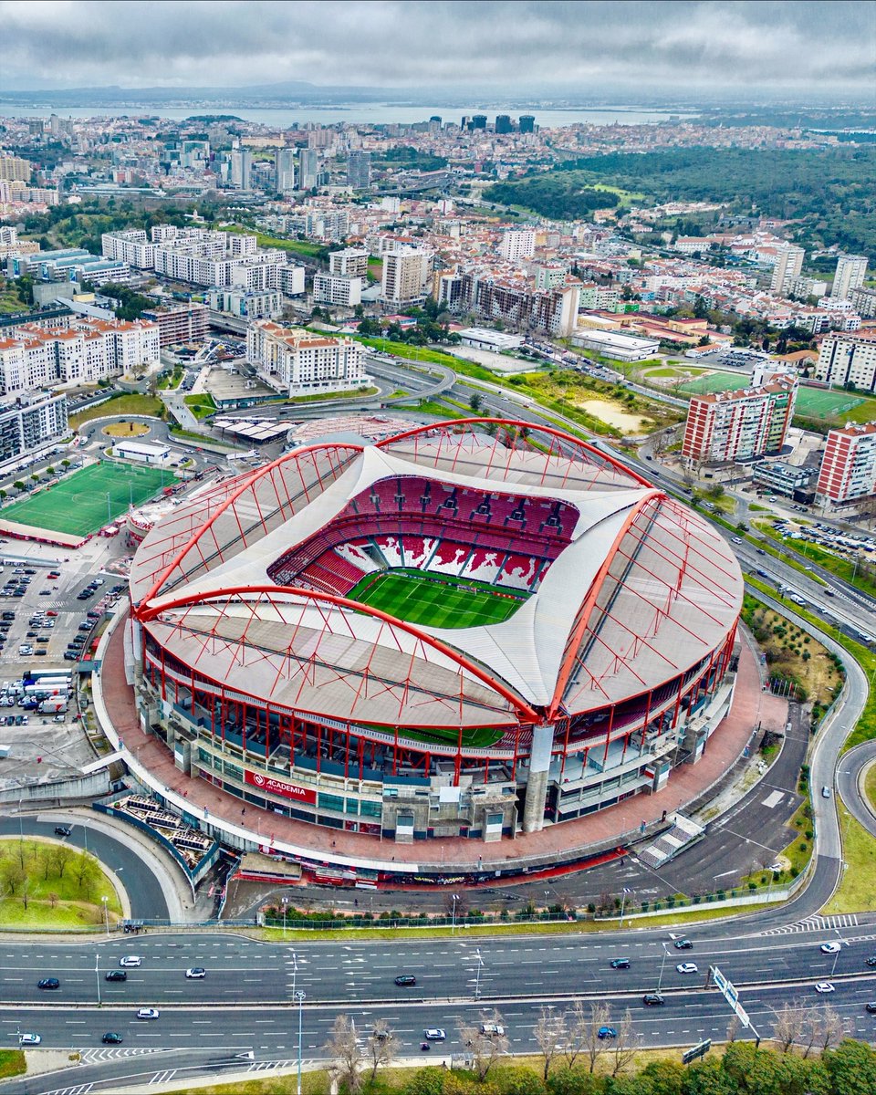 🇵🇹 Best to have played here❓

#UCL