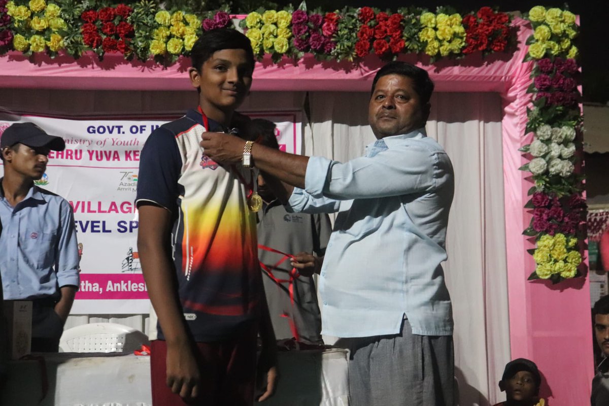 mybharatbharuch's tweet photo. Nehru Yuva Kendra Bharuch Gujarat organised Village Cluster Level Sports tournament at Ankleshwar block with full enthusiasm participants were awarded with Trophy and certificate
@Nyksindia @YASMinistry
#ClusterlevelSportsMeet https://t.co/aOPXDM2xTM