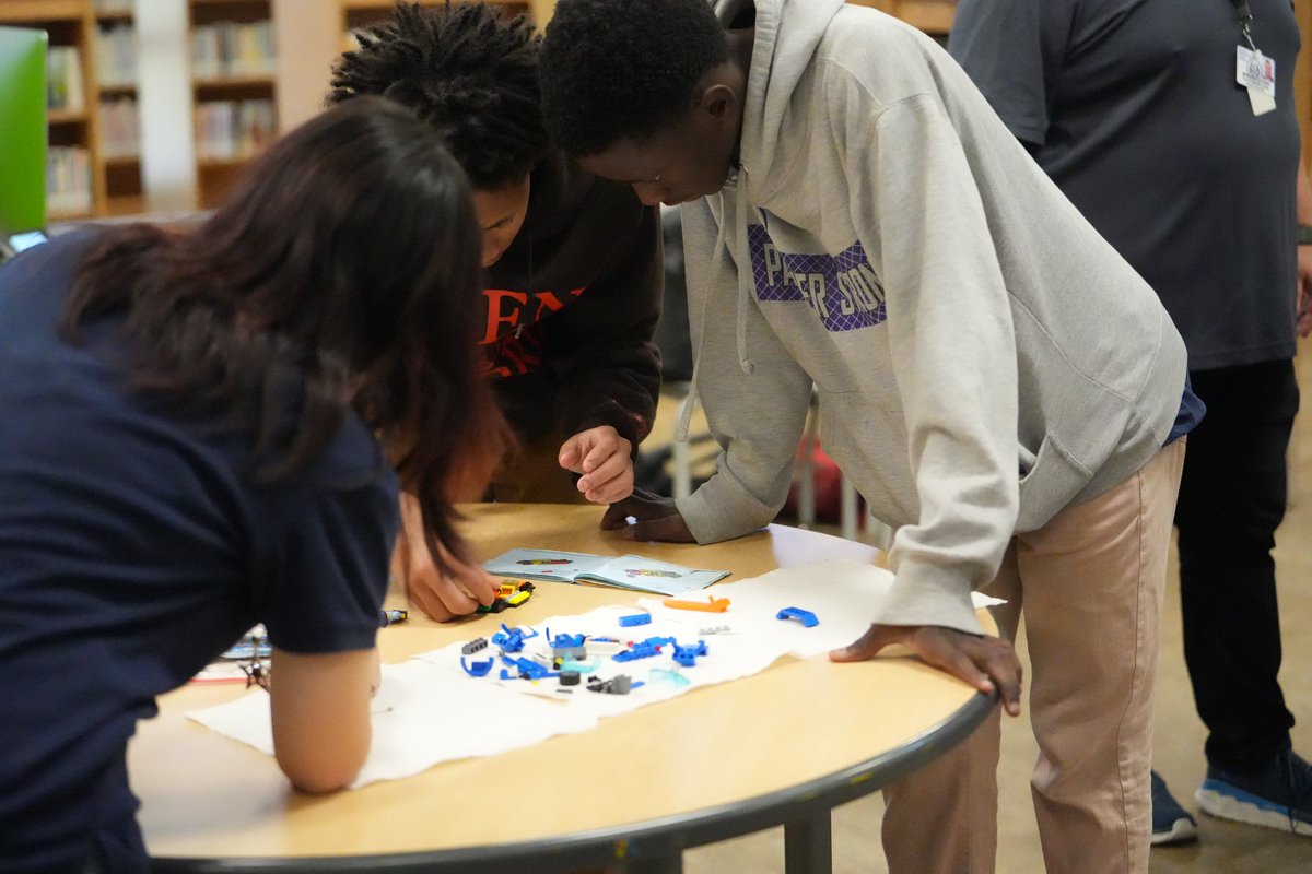 MMAFAHISD's tweet photo. Lego-Impossible: Understanding how to conduct oneself in a work environment – Managing expectations such as: teamwork, time management, strengths, and weaknesses @wfscareered @HISD_ProjectEx @HISD2College @MMAFAHISD @VGarcia_HISD @PaulaHisd https://t.co/GNeLYoOVUD