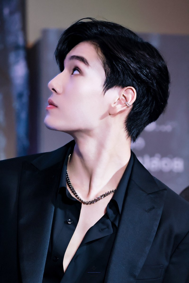 230307 Phuwin 🍿

🥹Are you from the Louvre Museum❓🎨

#GalaPremiereหุ่นพยนต์ 
#phuwintang <a href="/phuwintang/">phuwintang</a>