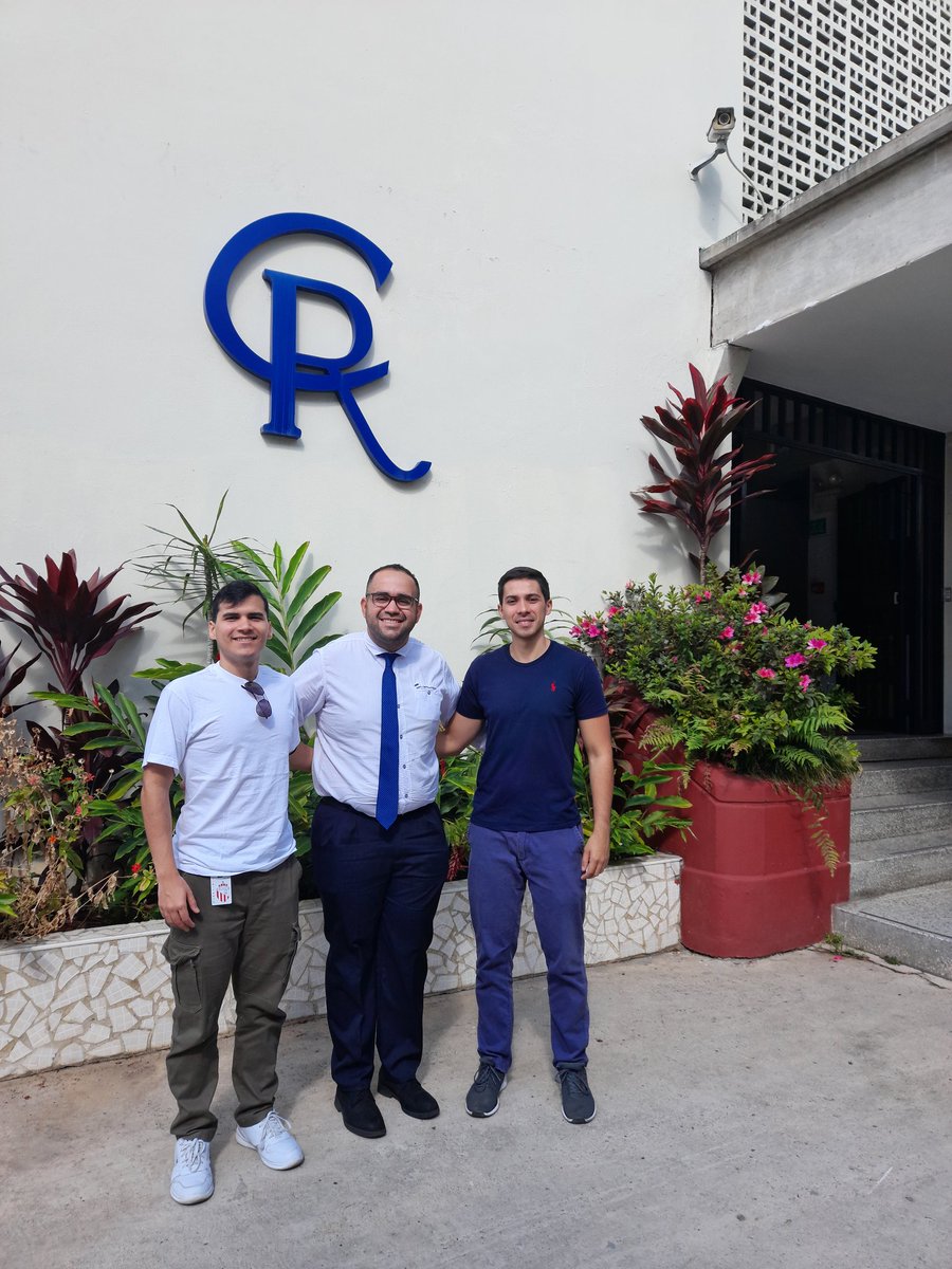 myval_u's tweet photo. Ayudamos a escuelas a enseñar finanzas a sus estudiantes. 😎📈

• Colegio Madre Matilde (@UEMadreMatilde).
• Santo Tomás de Aquino (@CSTAquino).
• Cristo Rey Altamira.
• Los Arcos (@colegiolosarcos).

#FinanzasEnMiEscuela🏡 https://t.co/W0yWviSDwz