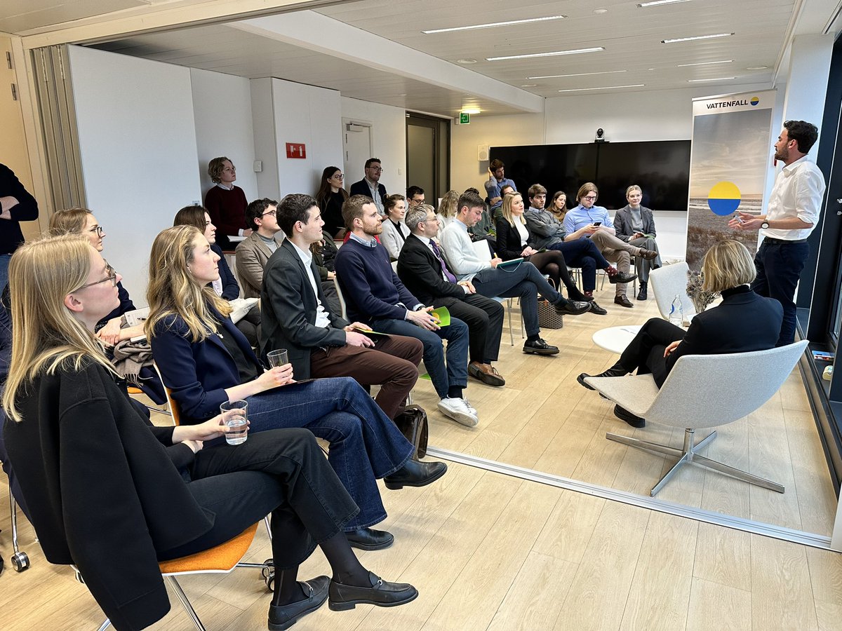 YEP_BXL's tweet photo. @YEP_BXL meeting again! Today in a #fika format hosted by @VattenfallBXL. And the topic more timely than ever: #electricitymarketdesign. Excited to discuss such a crucial reform of #eu #energy #electricity. And kudos to our friends at @VattenfallGroup https://t.co/4pHFtQq97g