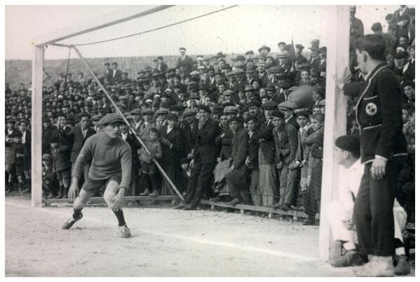 Esta fotografía de Jaime Pacheco cumple hoy 98 años... <a href="/RCCelta/">Celta</a> vs <a href="/BocaJrsOficial/">Boca Juniors</a> #100anosdeafoutezaecorazón