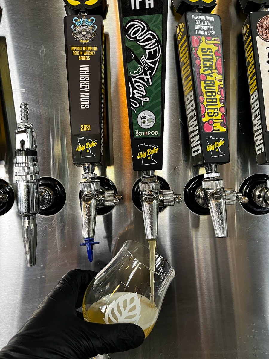 VISportsTalk's tweet photo. "TOURNEY FLOW" IPA
#TheSotaPod Collaboration Beer with @LupulinBrewing is ON TAP FOR #BIGBEERWEEK!
GO get it while you STILL can! π»
#CraftBeer #beer #lupulin #biglake #minnesota https://t.co/2Pzi1WWW1Q