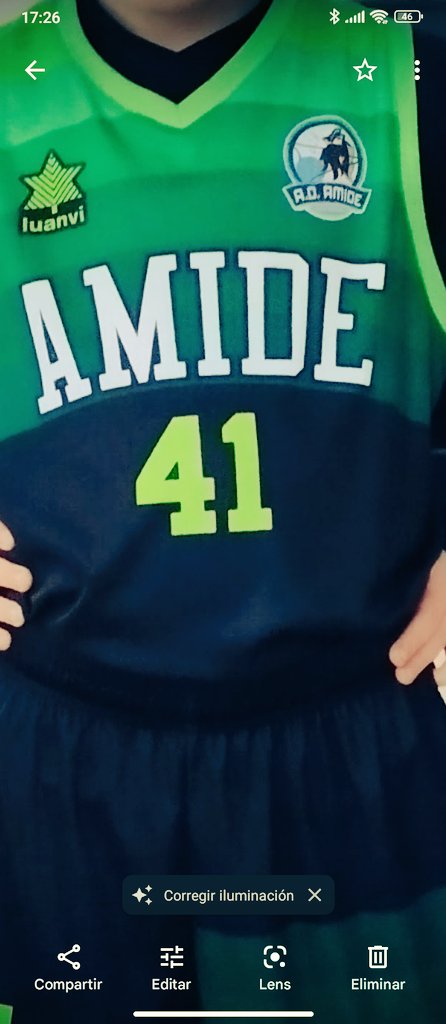 guardiandelping's tweet photo. La #casualidad ha querido que el número que le han puesto a Manu en su camiseta sea el mismo que el de Glen Rice, 41, que le "apadrinó" cual pelota de Baloncesto 🏀 cuando estuvo en Santander allá por 2015. #Lakers https://t.co/WYJi2Qp884